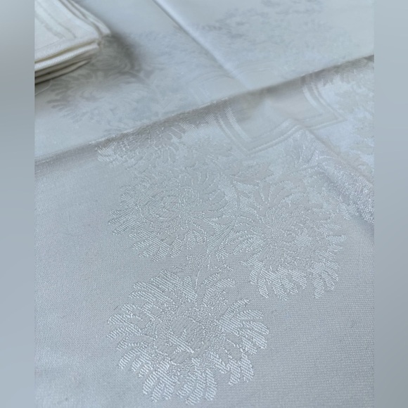 5 Soft White Damask Vintage Napkins. 16.5”sq.1950c. Mid Century Modern Tableware - Picture 6 of 10